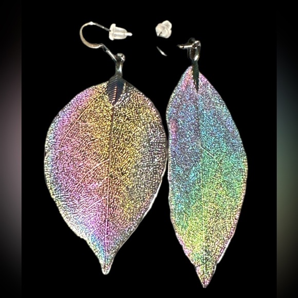 DELICATE Multicolor Electroplated Real Leaf Earrings - Picture 3 of 7
